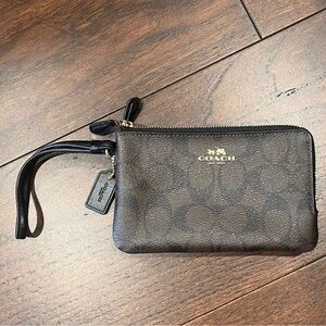 Coach Double Corner Zip Wristlet/Wallet - perfect condition :)